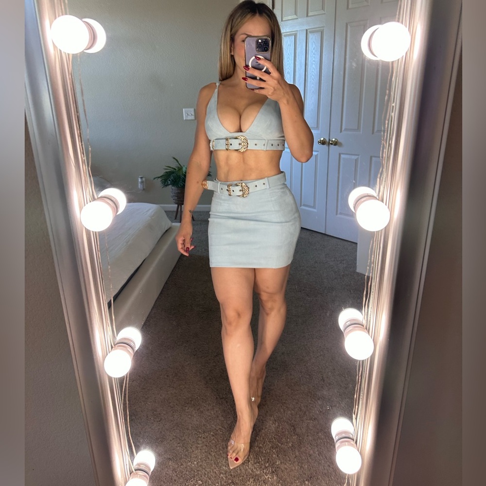 2 PIECE SKIRT SET.